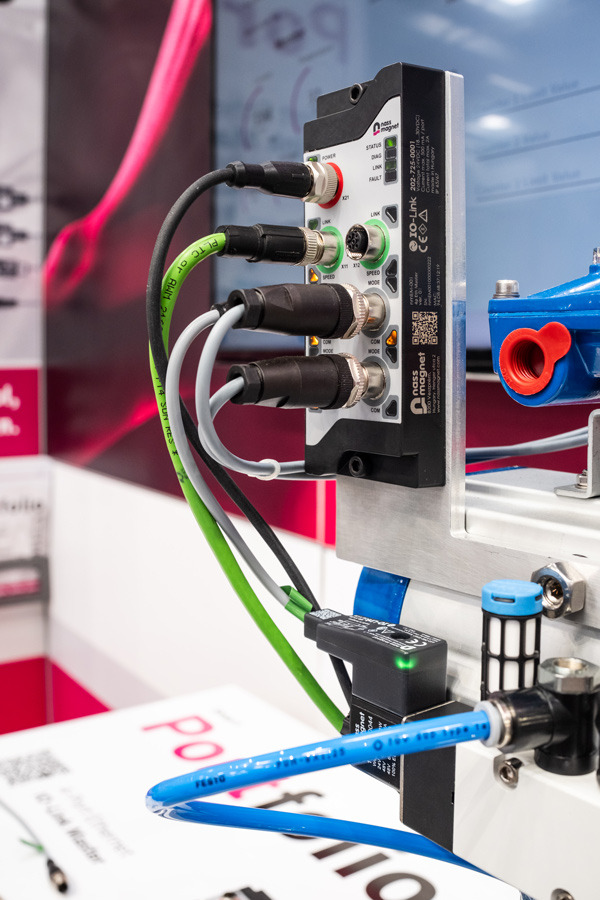 nass-magnet-hm2025-IIoT-Ethernet-Master-and-Smart-Connector